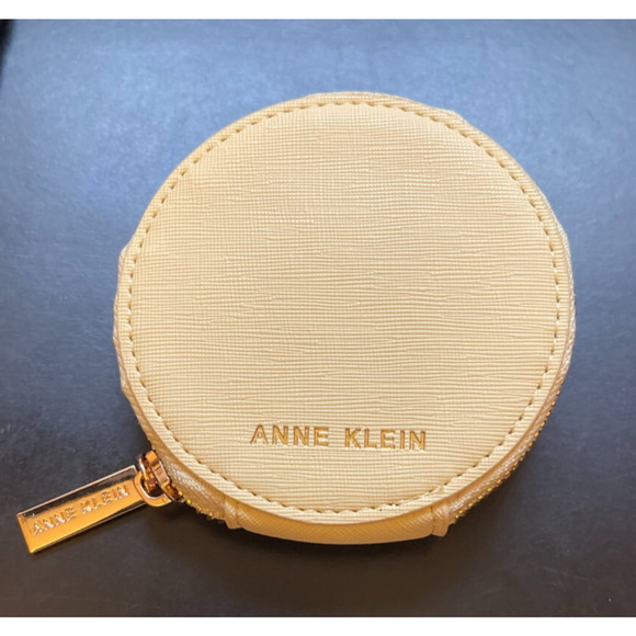 NEW Anne Klein Round Coin Purse Clip Cream Zip Close Pouch Swivel Clip - Picture 9 of 9